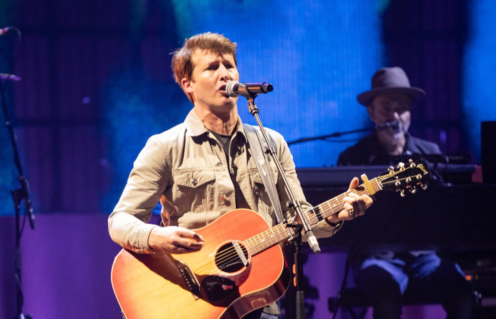James Blunt Promises Name Change if Debut Album Reclaims Number One
