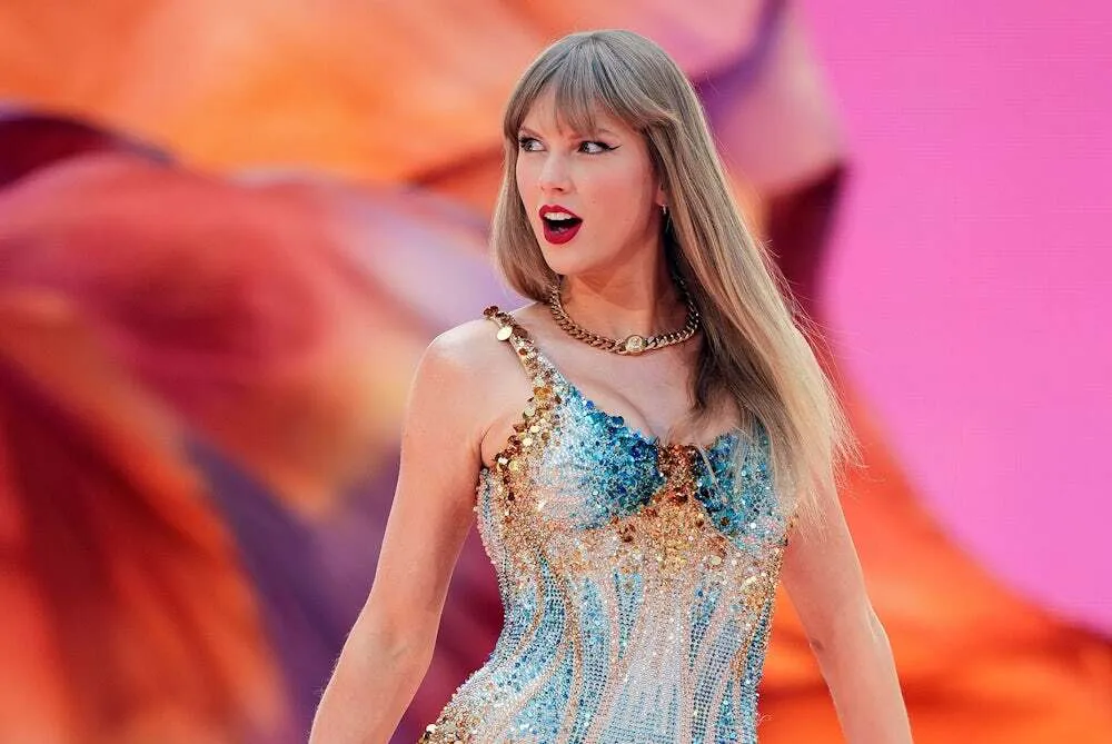Taylor Swift Shines Bright Opalite Becomes The Gem Of Radio Weekly 